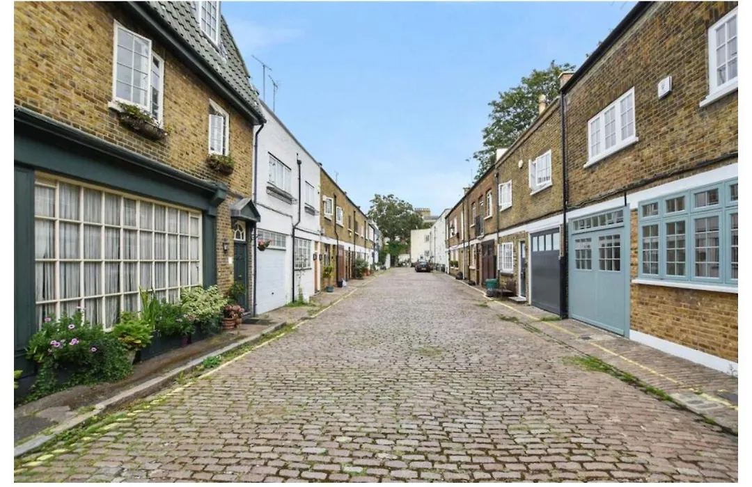 Edgware Road Apartment-1
