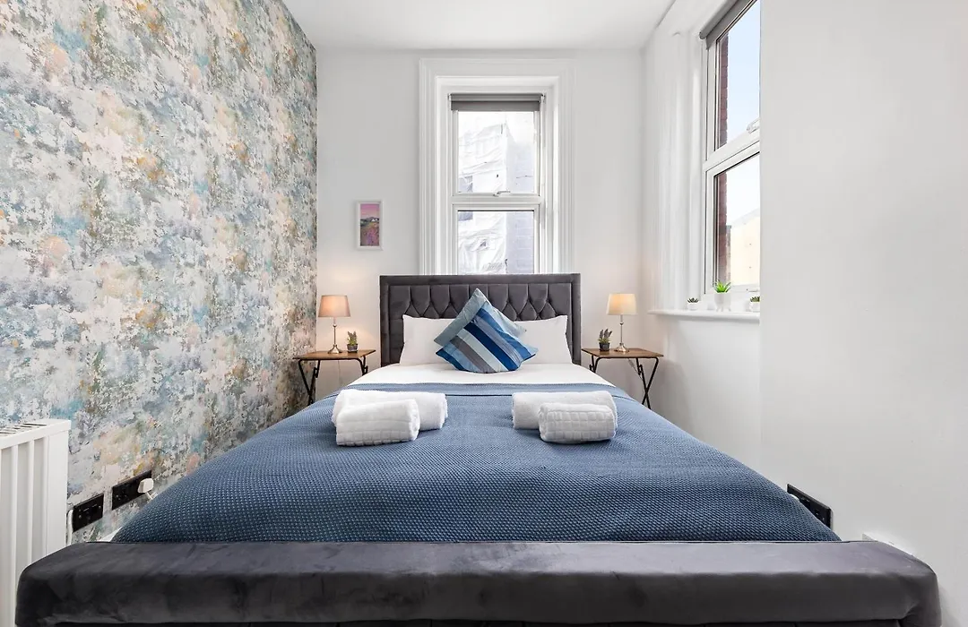 Modern 2 Bedroom Flat - Near Primrose Hill, Camden Market, Regent'S Park - Good Links To Kings Cross, Euston, Finchley Road Station - Nw3 London-1