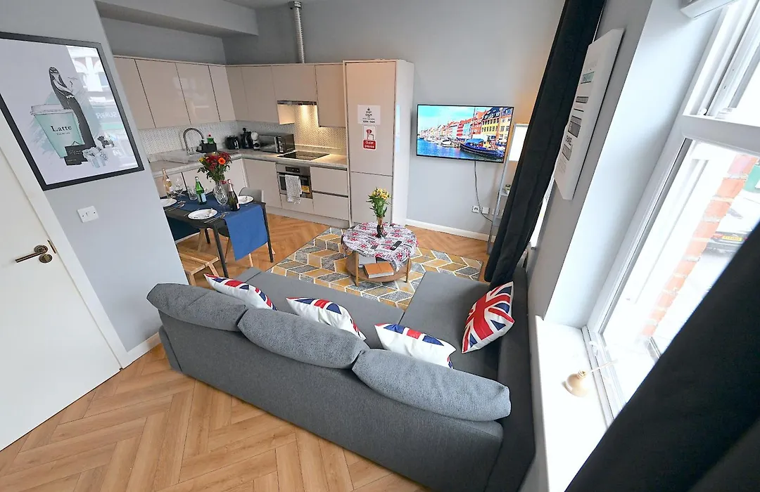 1 Bedroom Flat In Wood Green Piccadilly Line-1
