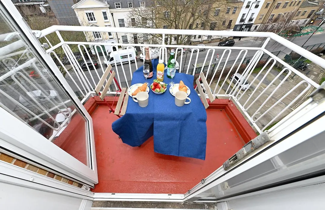 Superb 4 Bedroom Flat In The Heart Of Camden Town-1