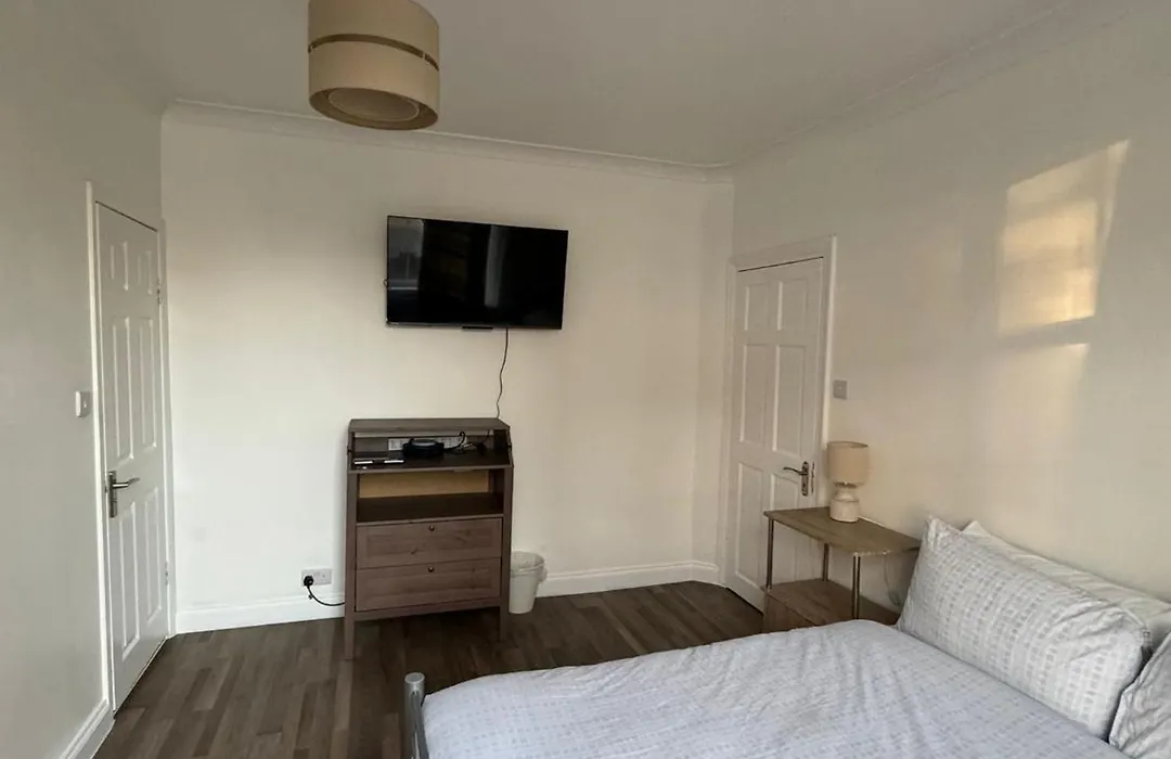 Oxborne Rooms Uk - Gardner-1