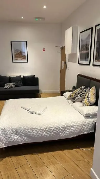 Sleep 6 Piccadilly Grand In London Vr5-1