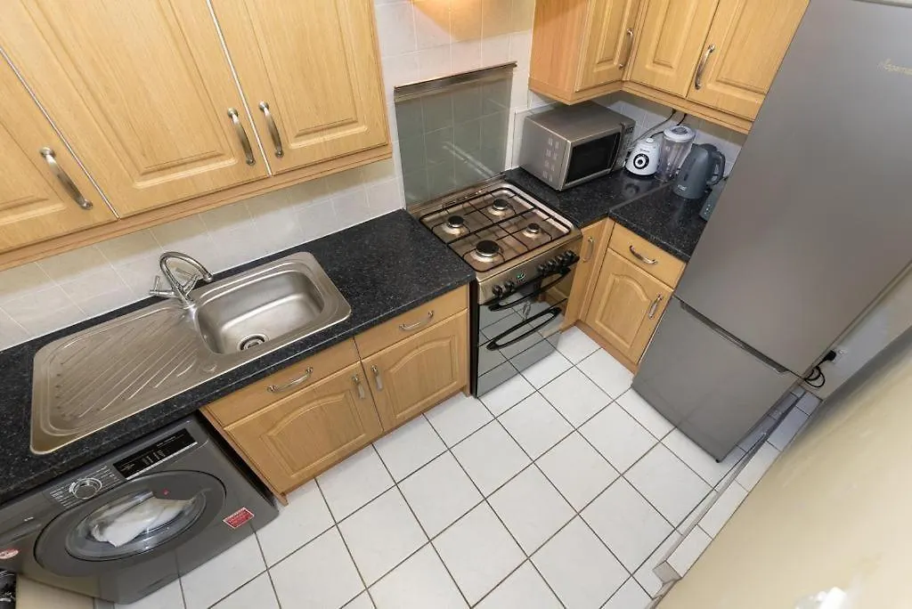 Barking Road Comfy House-1
