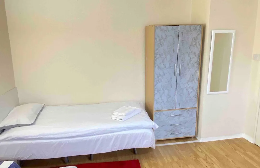London Single Rooms Female Only Kings Cross Eurostar St Pancras International Station Camden Euston All Nearby Check In From 1300 Pm Till 4 Am-1