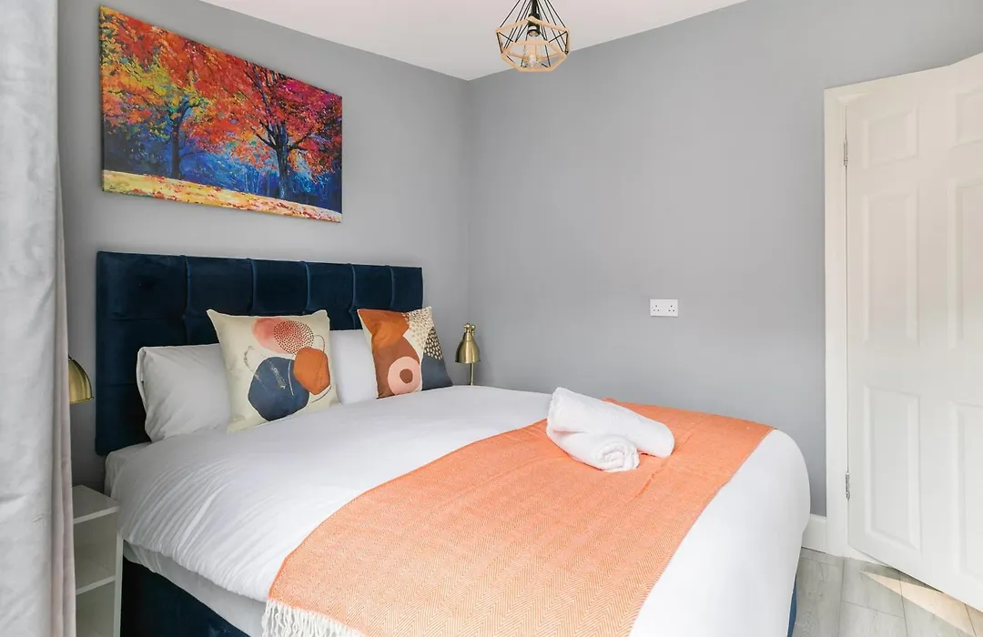 Homely 3 Bedroom House In Hammersmith-1