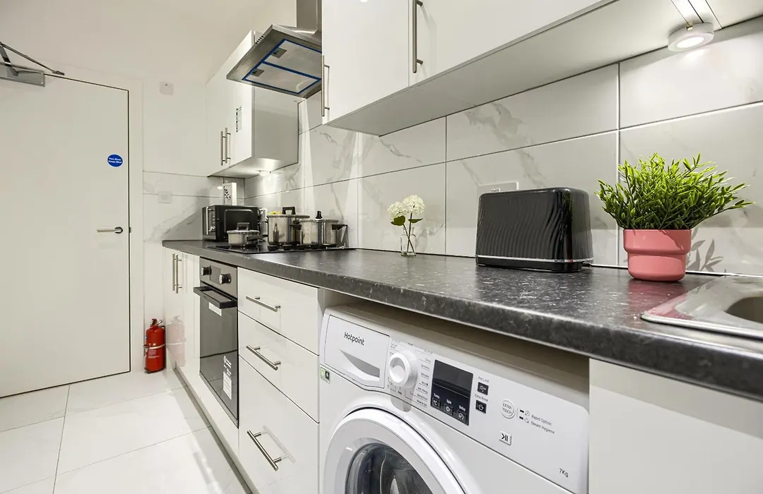 The Finsbury Deluxe Apartments-1