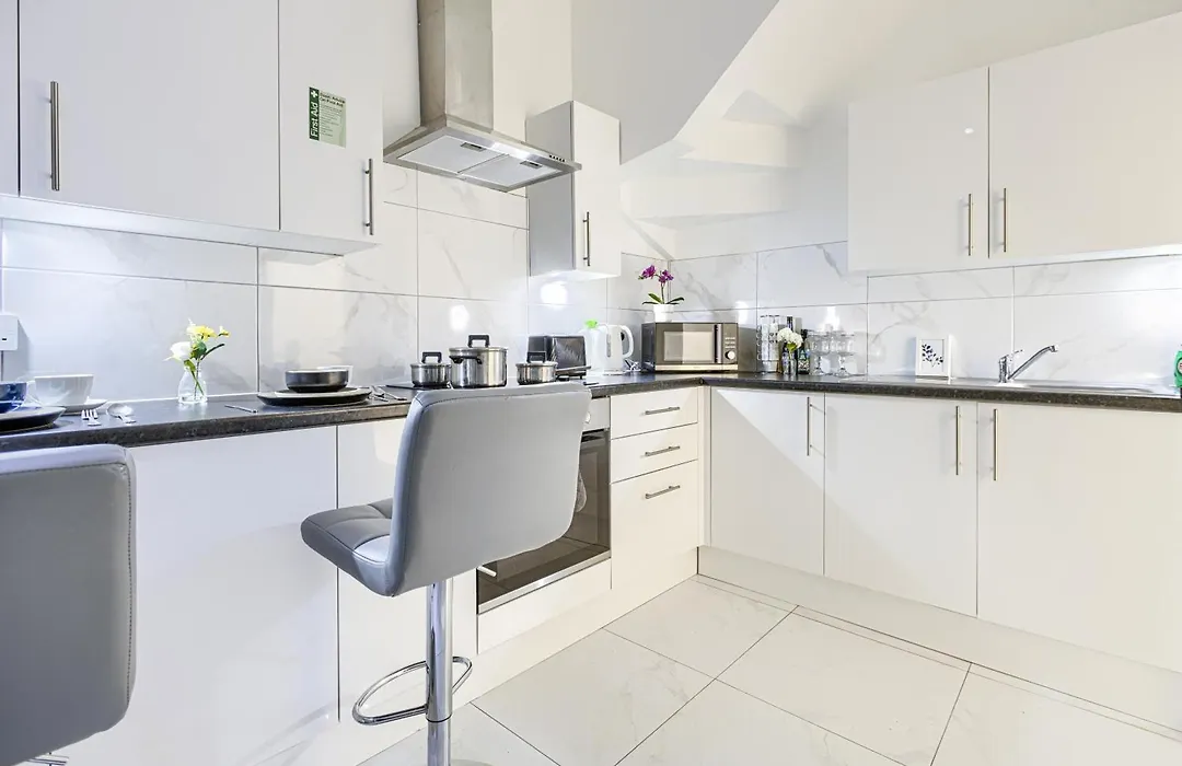 The Finsbury Deluxe Apartments-1