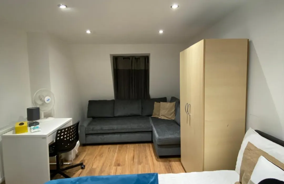 Fabulous Private Bedrooms Near Euston Station, Central London-1
