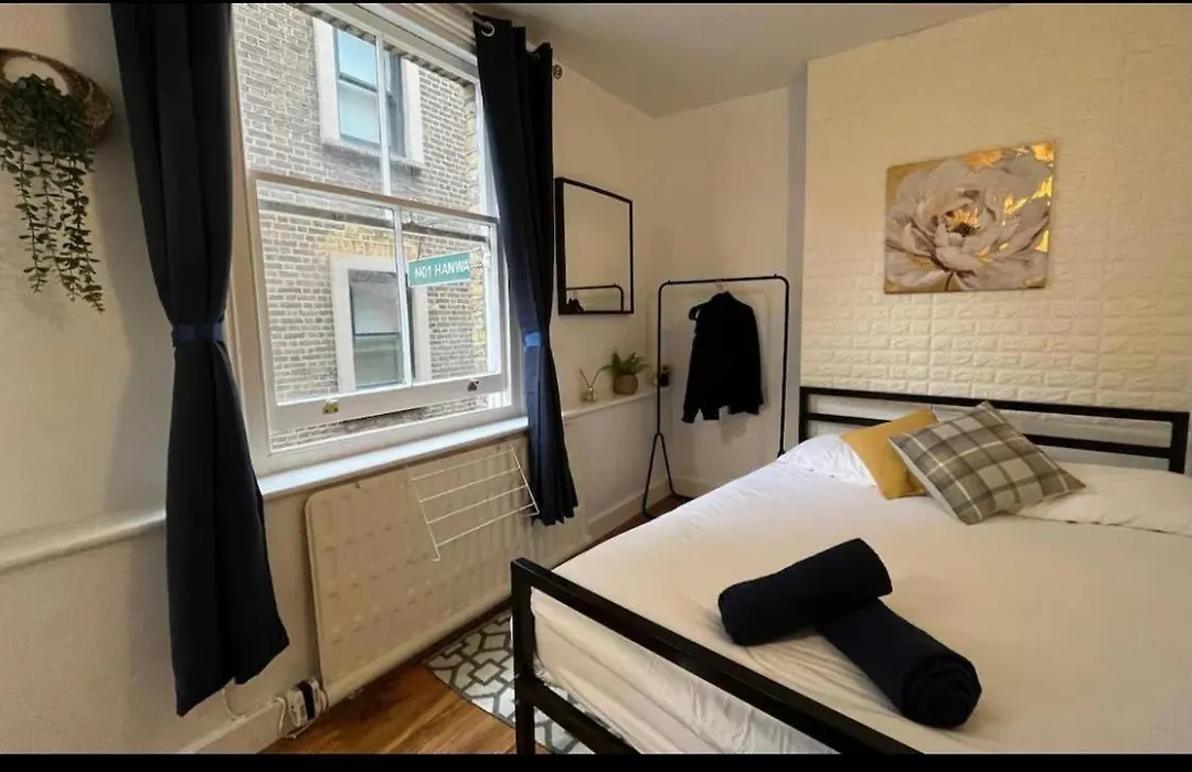 Room In Oxford Street-1