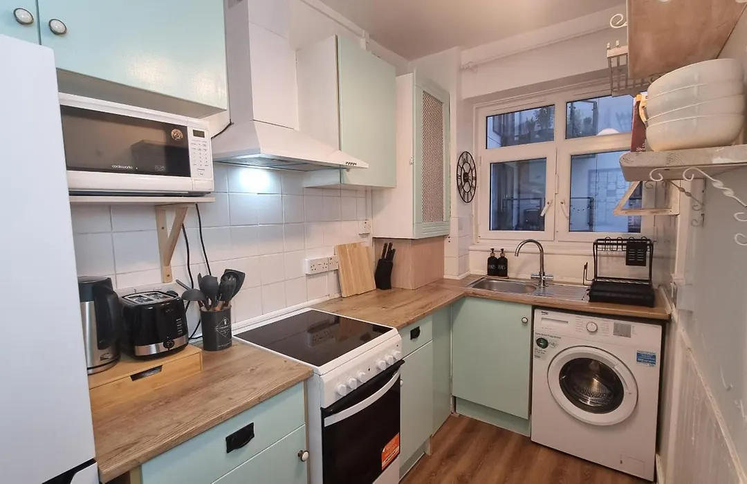3 Bed Flat O2 Arena Dyson House-1