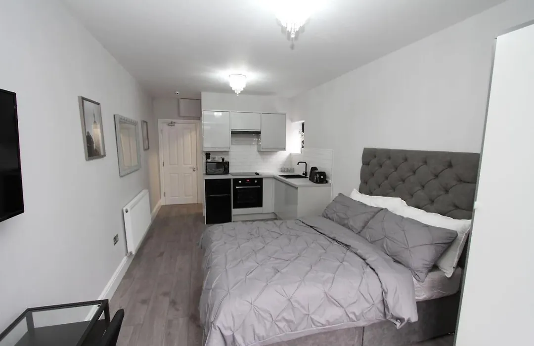 Cosy London Studio Free Parking 4 Mins To Tube-1