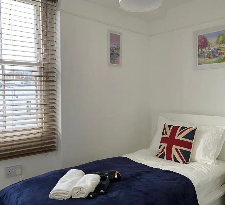 Comfy Private Rooms In Camden Town, Central London-1