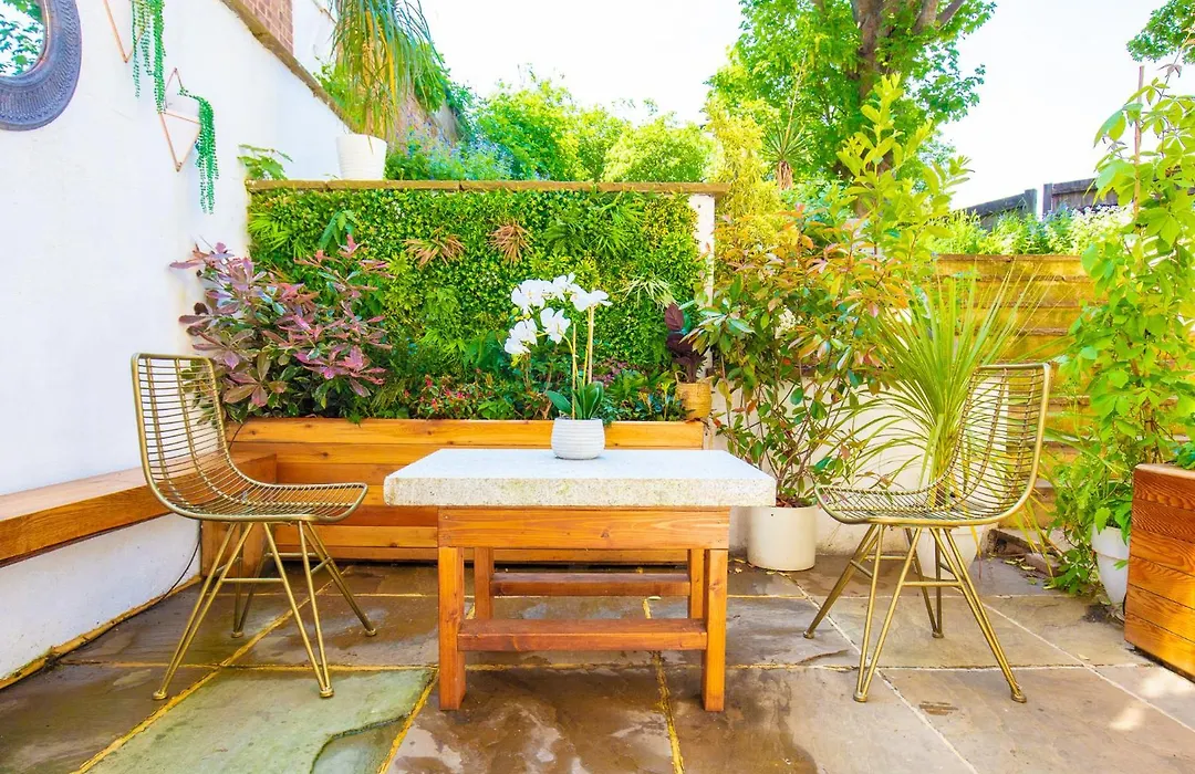 Hidden Retreat With Steam Room, King Bed Near Tube-1
