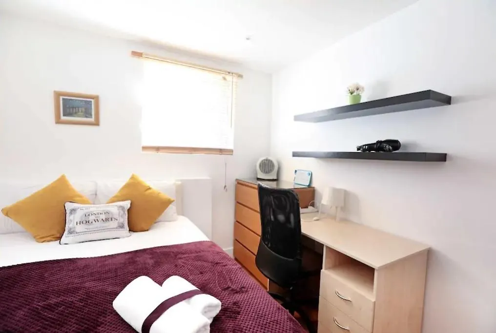 Lovely Private Bedrooms In Euston, Central London-1