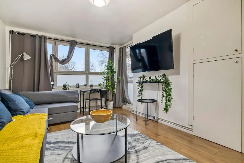Peaceful 2-Bed South Bank-1