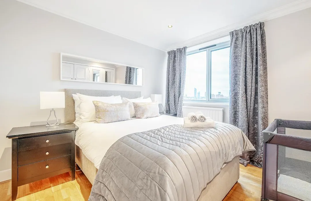Stunning Flat On King'S Road, Chelsea With Balcony-1
