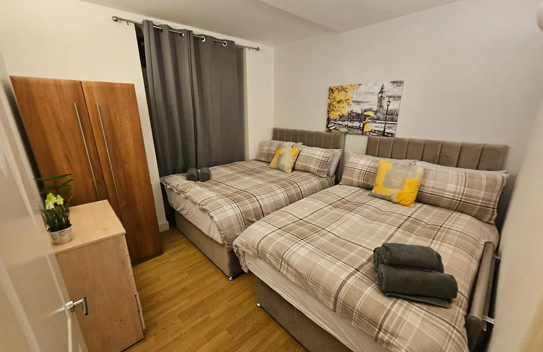 2Bdr Islington Close To Station-1