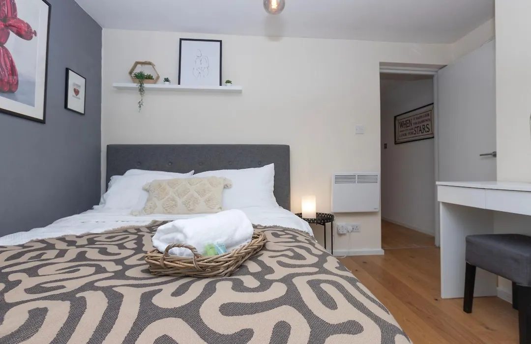 Cosy Ground Floor Apartment-1
