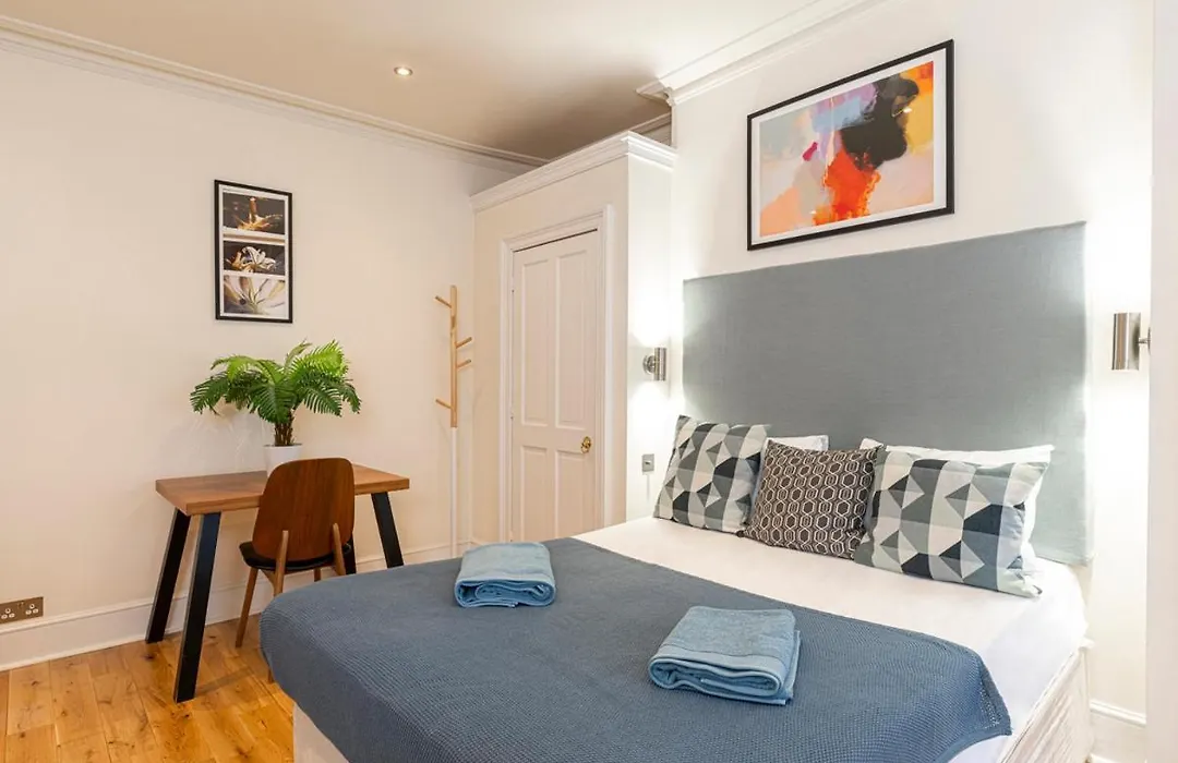 Stay At Piccadilly-1