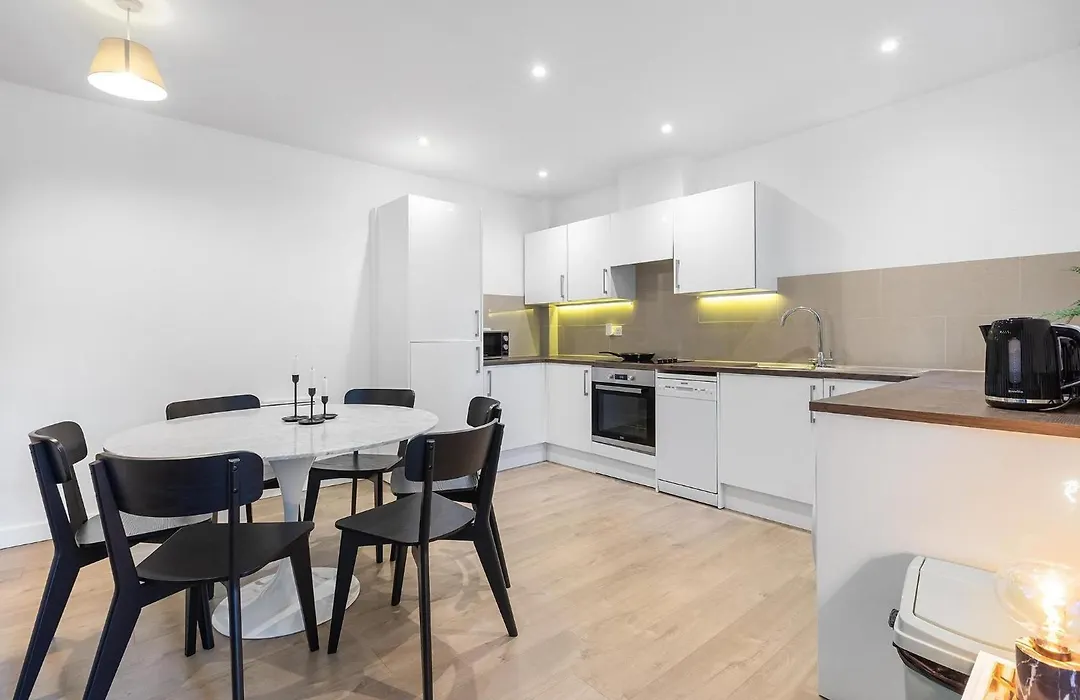 Spacious Clapham Apartments-1