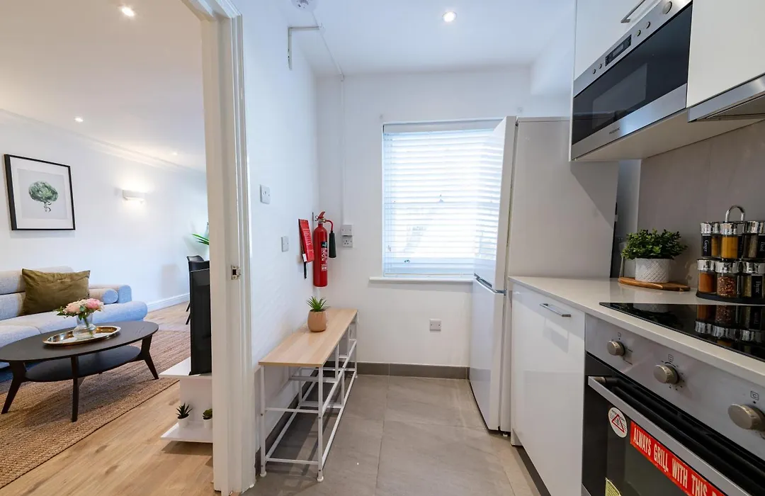4 Bedrooms Peaceful Home Abbey Rd - St Johns Wood-1
