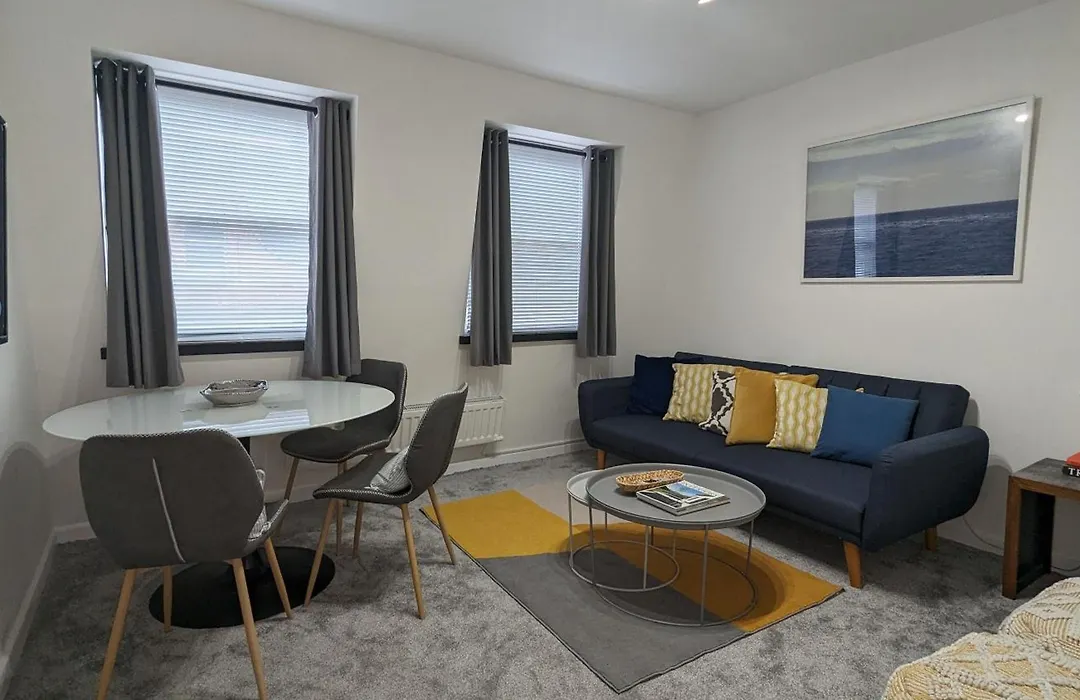 Old Compton Apartamento: Charming Retreat for Mature Guests-1