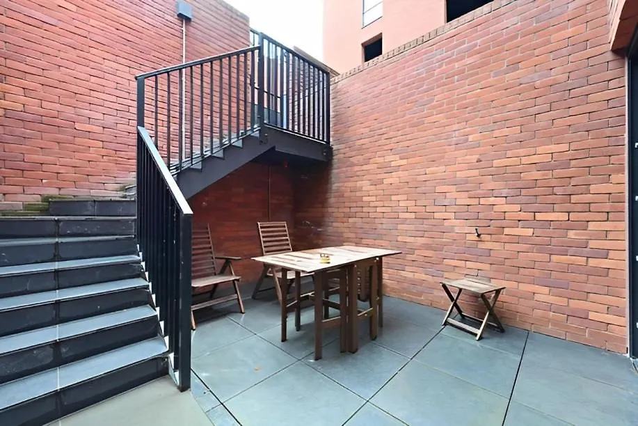 Richardson Deluxe Apartments-1