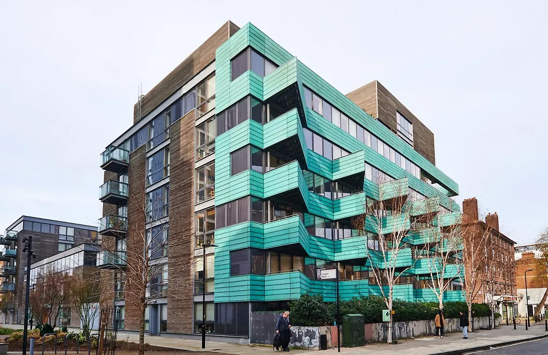 Bright 2 Bedroom Flat In Old Street With Balcony-1