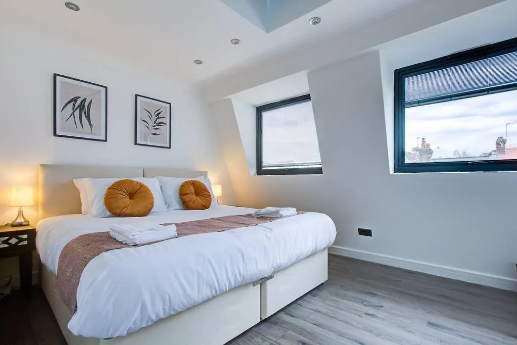 Luxurious House Leyton Sleep7+Garden Next To Stratford-1