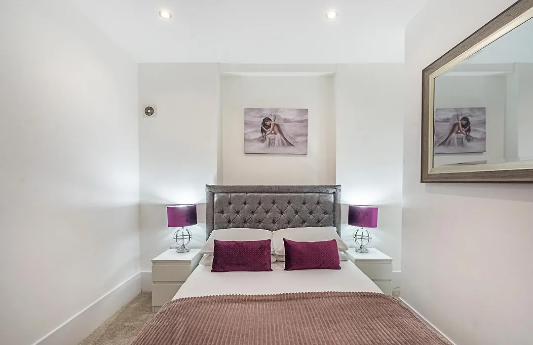 Modern South Kensington Apartment-1
