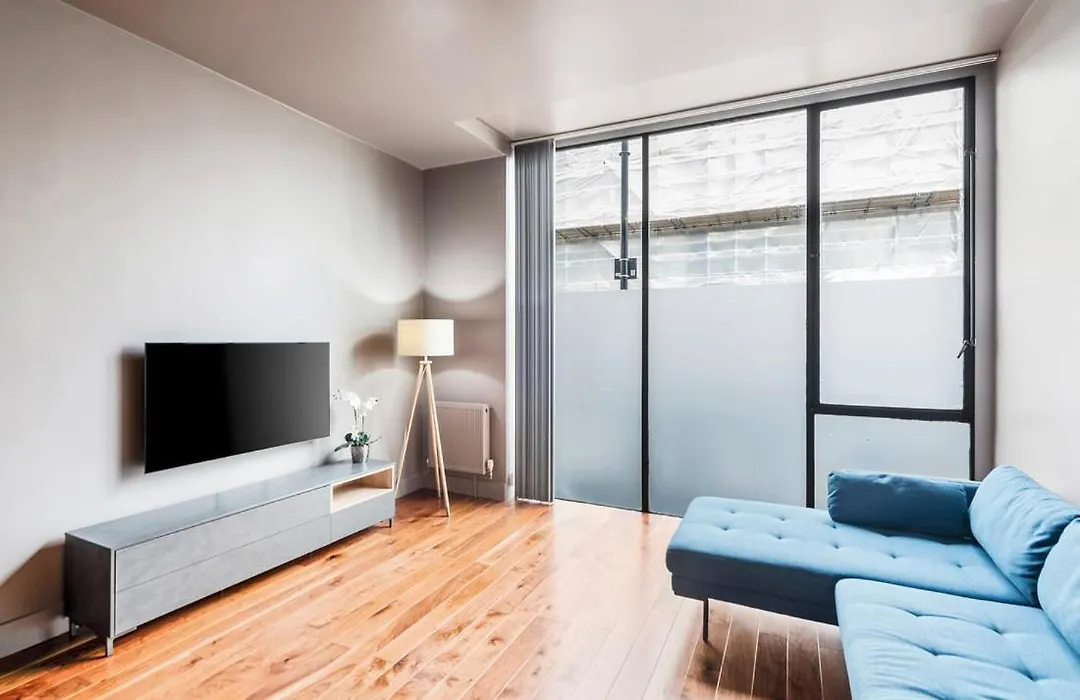Modern Spacious Apartment In Islington-1