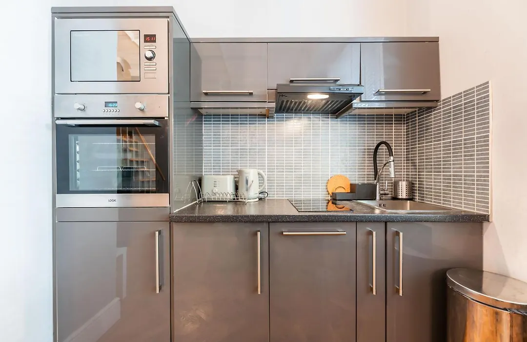 Luxury One Bedroom Flat In Westbourne Terrace-1