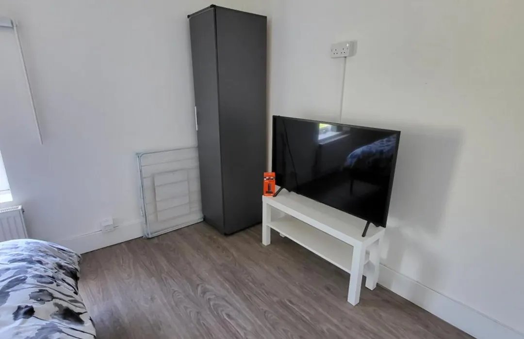 Private Room Near Central Ideal For City Explorers-1