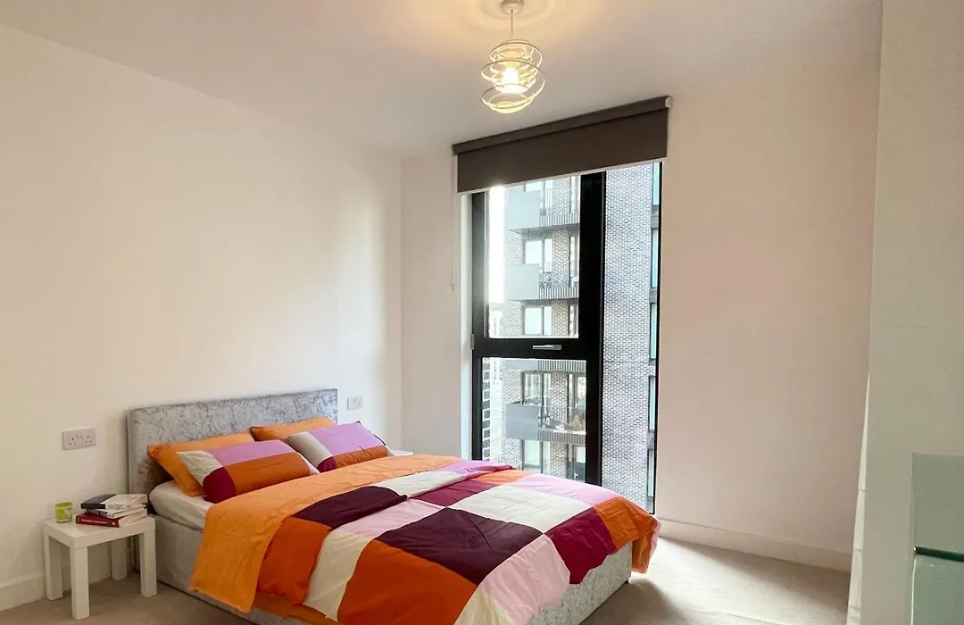 Perfect Flat Next To Wembley Stadium-1