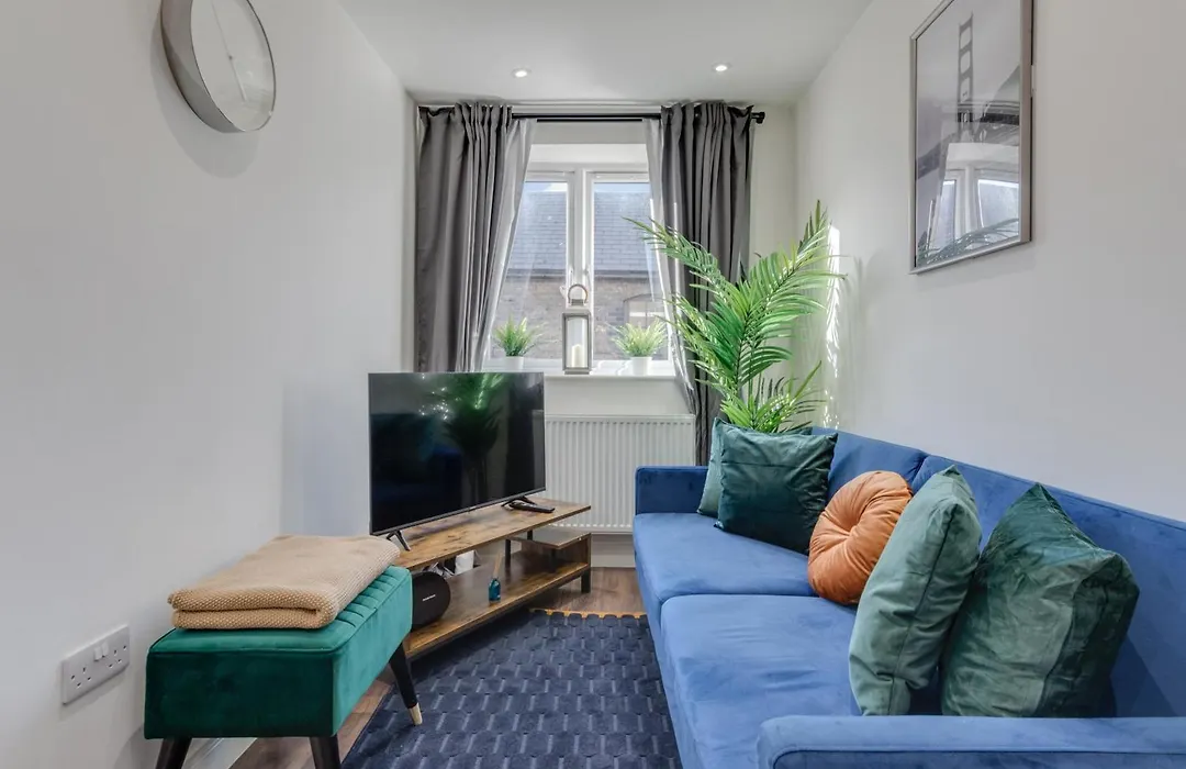 Modern 1 Bed Apartment - Nine Elms, Battersea-1