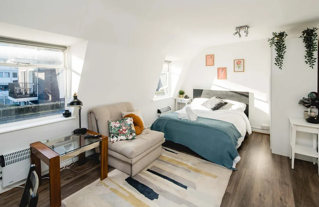 Bright Fitzrovia Studio-1