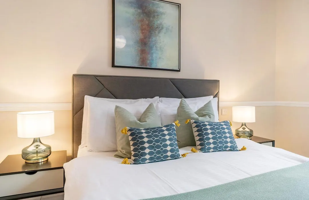 Spectacular 3 Bed In Berkeley Sq Mayfair-1