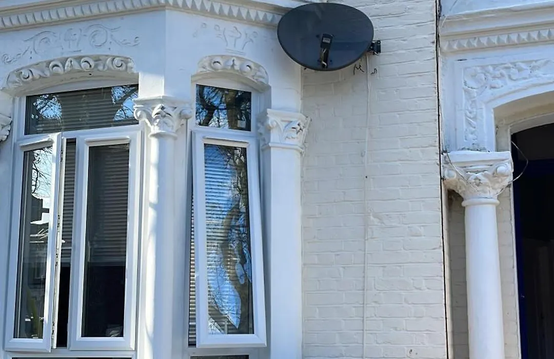 Cozy Two Bed In Brixton Next To Station-1