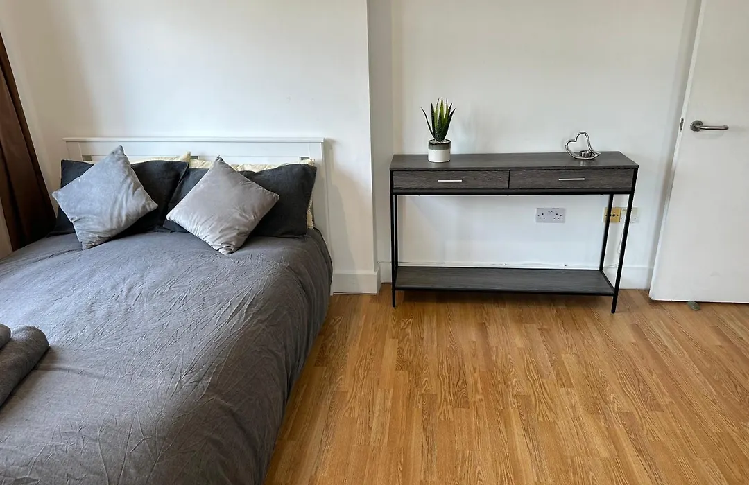 Wembley Stadium Serviced Apartments, 12Mins To Central London-1