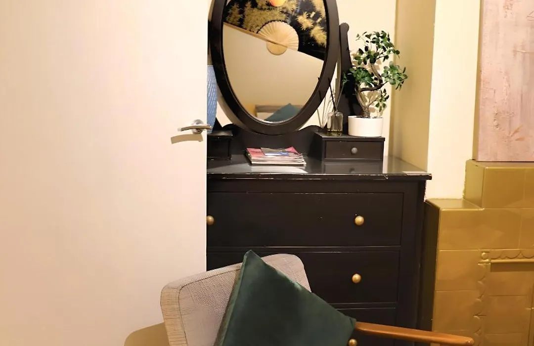 Central London Chinatown 1 Bedroom 1 Bathroom Flat-1