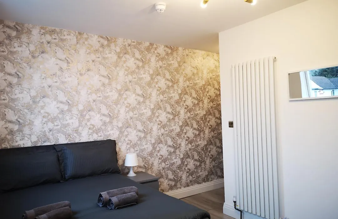 Stylish Studio Minutes Away From Wembley-1