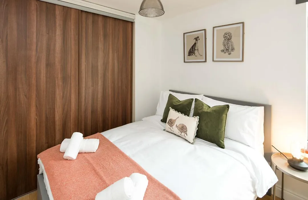 Elephant&Castle Apartments By Sleepy-1