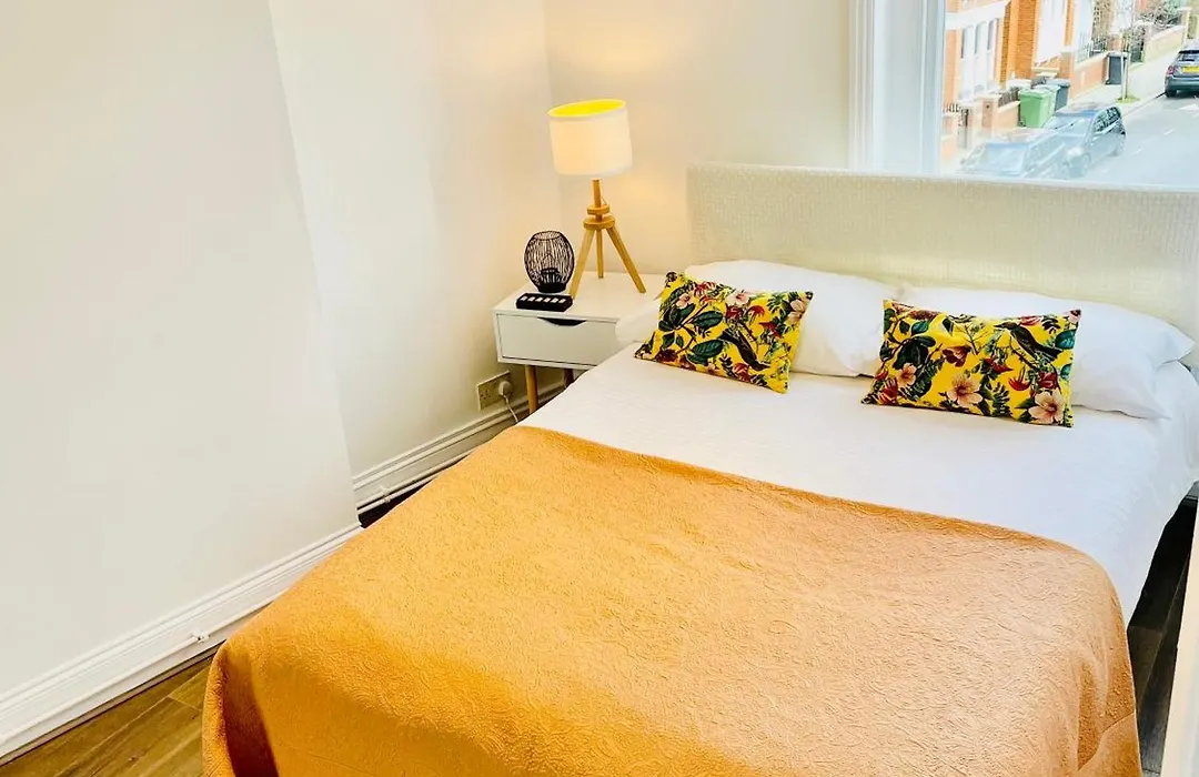 Bright One -Bed For 4 - Abeville Village-1