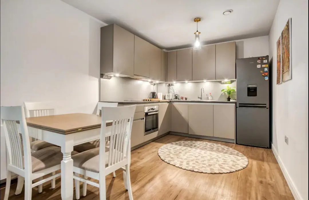 Chelsea Chic: An Upscale And Modern Flat-1