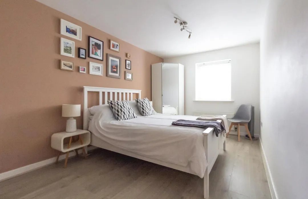 Spacious Central Family Apartment-1