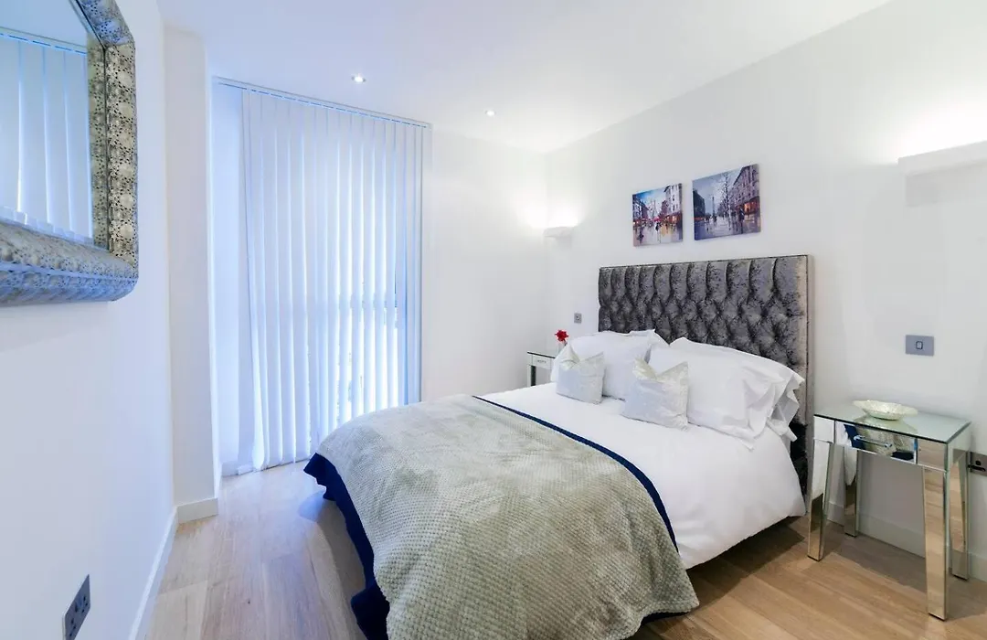 Exclusive Tower Bridge Apartment-1