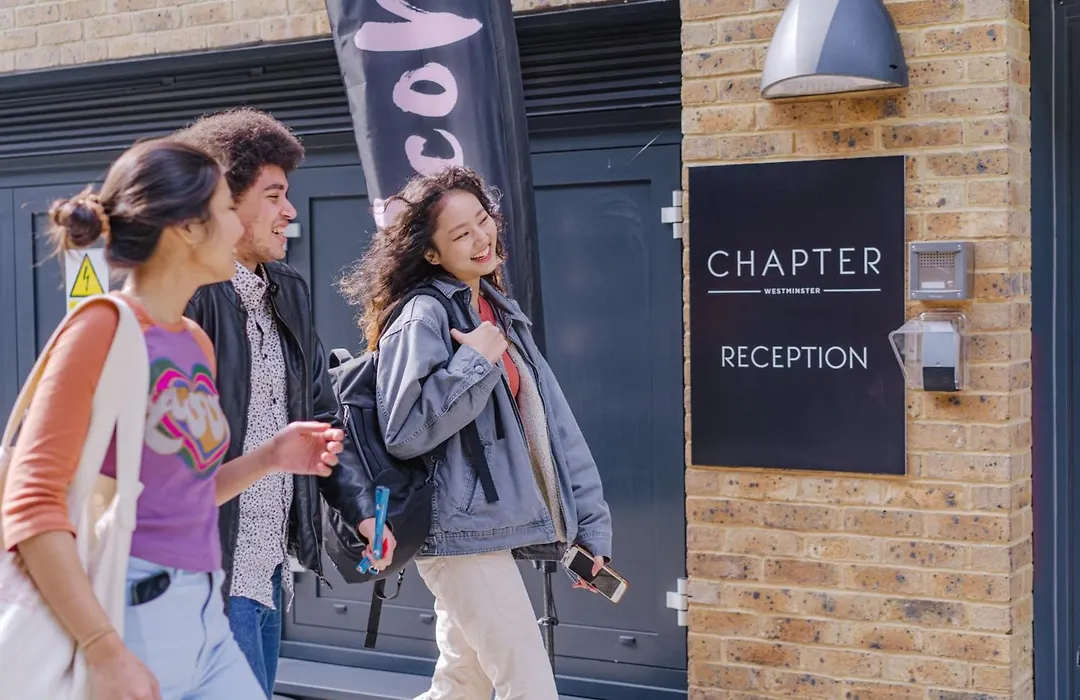 Chapter Westminster London - Near London Bridge Train Station-1