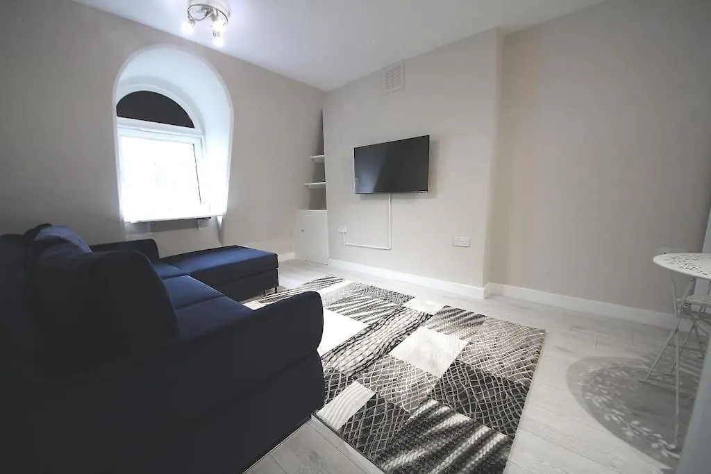 Cosy studio Victoria-1