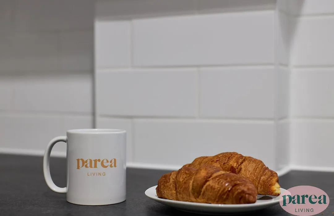 Parea Living - Leytonstone, 2-Bedroom Serviced Apartment, Free Parking, Remote Working-1