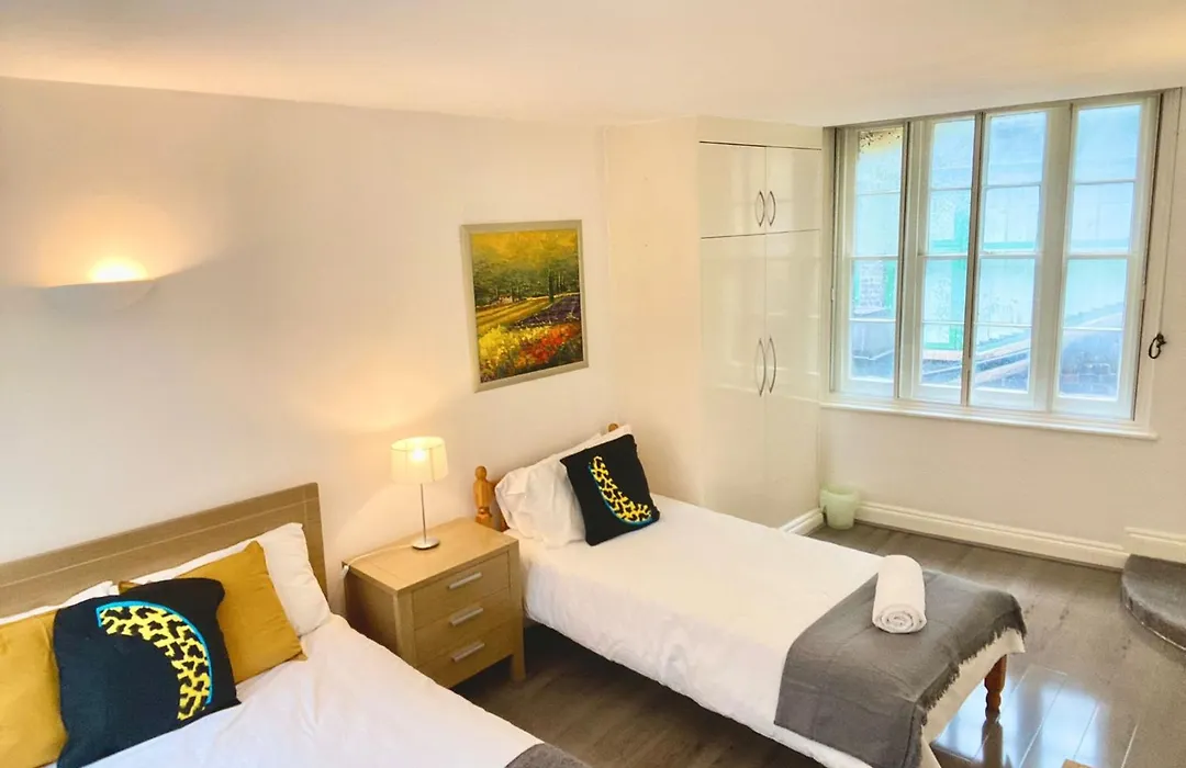 Central London 1 Bed Apt- Sleeps 3 & Pet Friendly-1
